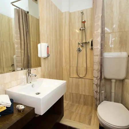 Celinesuites-downtown *
