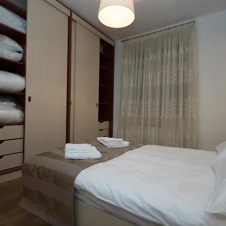 Apartment Celinesuites-downtown *