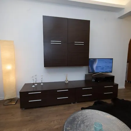 Apartment Celinesuites-downtown *